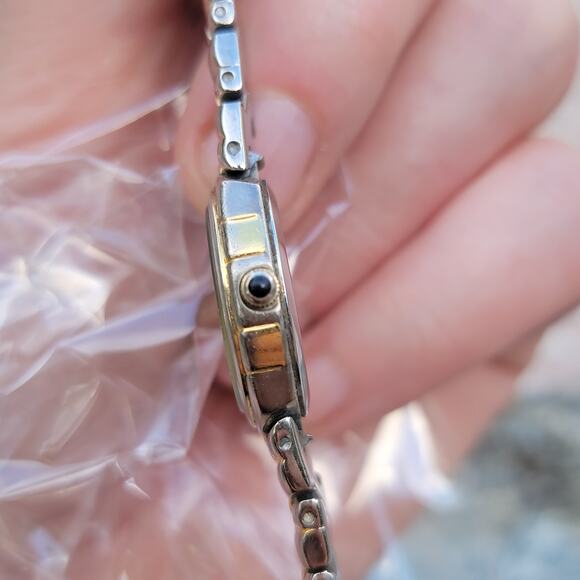 Vintage Watches Elgin EL7018 Two Tone Roman Dial Expansion Band Quartz - Picture 9 of 10